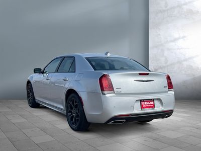 2022 Chrysler 300 - Photo 4