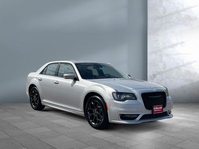 2022 Chrysler 300 - Photo 8