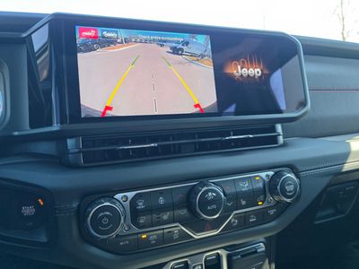 2026 Jeep Wrangler - Photo 21