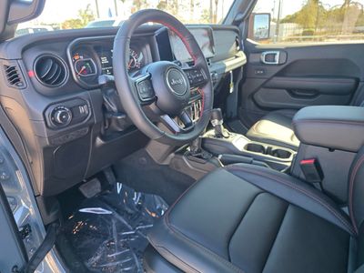 2026 Jeep Wrangler - Photo 14