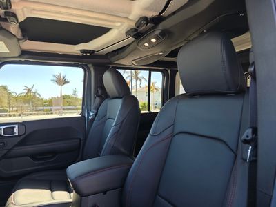 2026 Jeep Wrangler - Photo 12