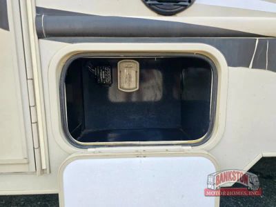 2016 Chateau 31W - Photo 4