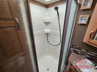 2016 Chateau 31W - Photo 28