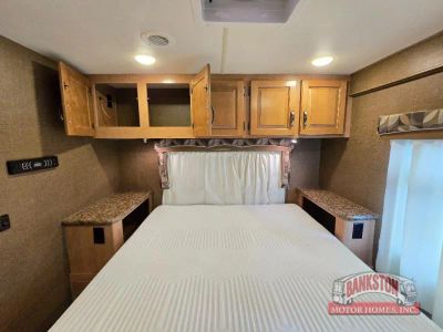 2016 Chateau 31W - Photo 32