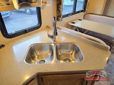 2016 Chateau 31W - Photo 19