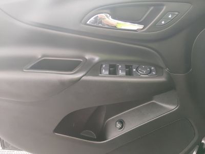 2024 Chevrolet Equinox — photo 16 view