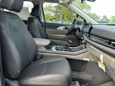 2026 Kia Carnival — photo 25 view