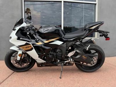 2026 Kawasaki Ninja ZX-6R ABS - Photo 3