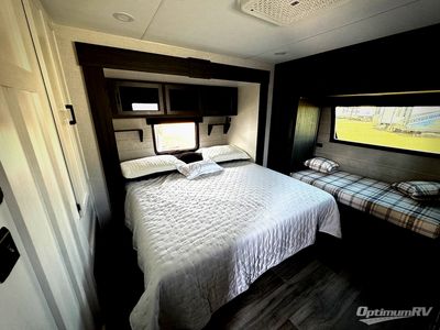 2026 Venture RV SportTrek Touring Edition - Photo 12
