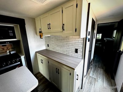 2026 Venture RV SportTrek Touring Edition - Photo 9