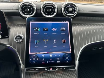 2023 Mercedes-Benz GLC - Photo 6