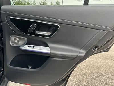 2023 Mercedes-Benz GLC - Photo 32