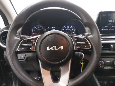 2023 Kia Forte - Photo 12