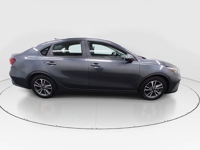 2023 Kia Forte - Photo 8