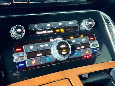 2021 Lincoln Navigator - Photo 23