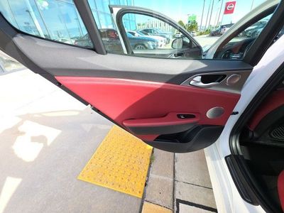 2021 Kia Stinger - Photo 23