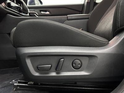 2025 Nissan Rogue - Photo 11