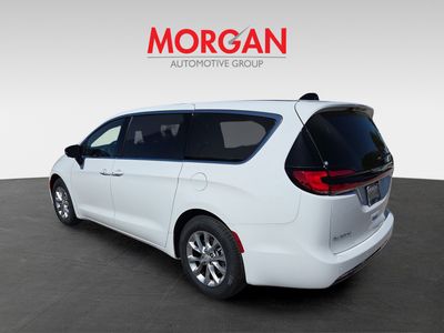 2026 Chrysler Pacifica — photo 7 view