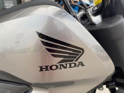 2025 Honda Navi Arctic Silver Metallic - Photo 12