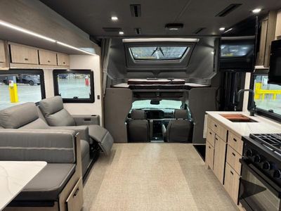 2026 Grand Design Lineage Series F - Photo 10