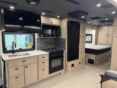 2026 Grand Design Lineage Series F - Photo 8