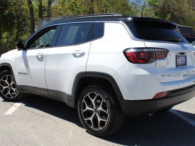 2025 Jeep Compass — detail view