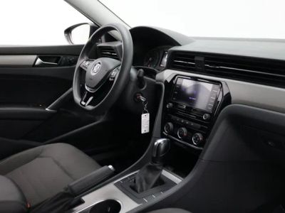 2020 Volkswagen Passat — photo 28 view
