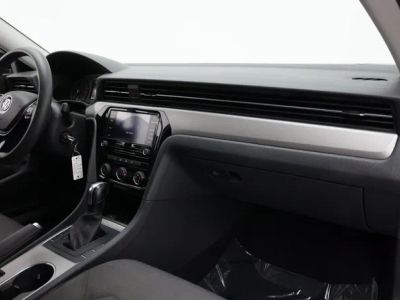 2020 Volkswagen Passat — photo 30 view