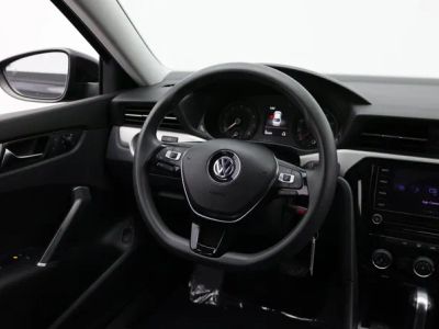 2020 Volkswagen Passat — photo 21 view