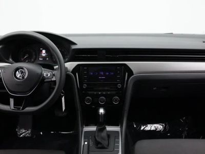 2020 Volkswagen Passat — photo 22 view