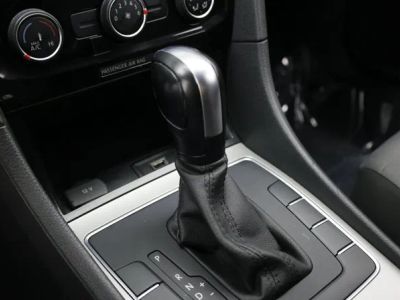 2020 Volkswagen Passat — photo 12 view