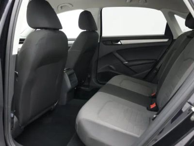 2020 Volkswagen Passat — photo 18 view