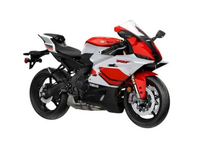 2026 Yamaha YZF-R9 — front three-quarter view