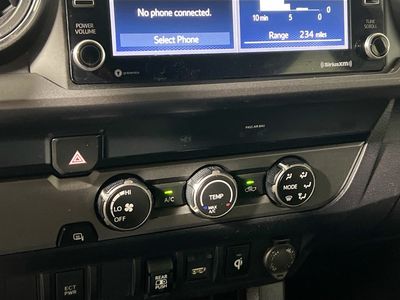 2020 Toyota Tacoma - Photo 23