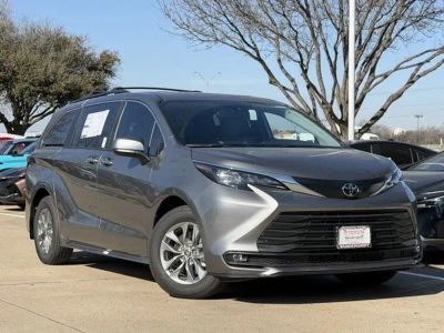 2026 Toyota Sienna - Photo 2
