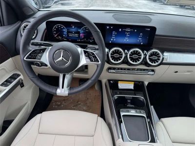 2026 Mercedes-Benz GLB — detail view