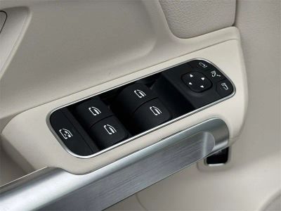 2026 Mercedes-Benz GLB — photo 18 view