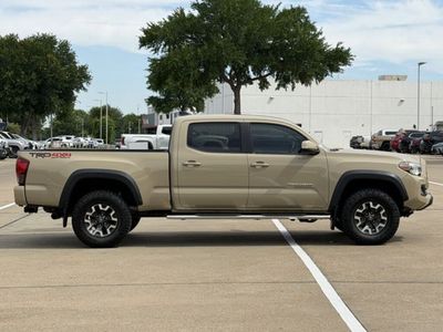 2019 Toyota Tacoma - Photo 3