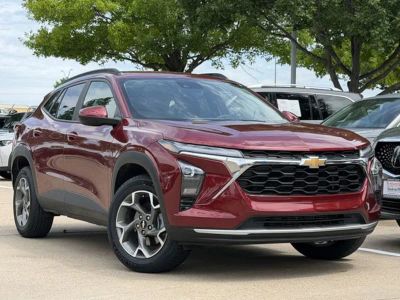 2025 Chevrolet Trax - Photo 2