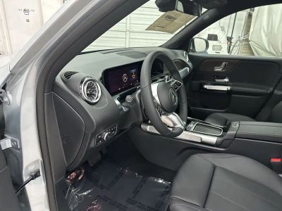 2026 Mercedes-Benz GLB — photo 9 view