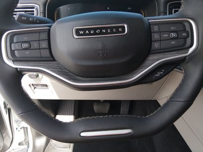 2024 Jeep Wagoneer L - Photo 12