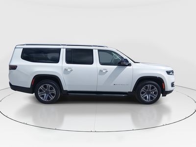 2024 Jeep Wagoneer L - Photo 8