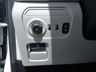 2024 Jeep Wagoneer L - Photo 13