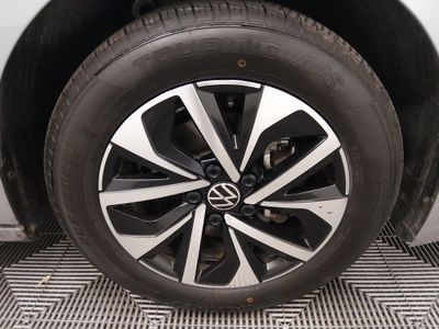 2024 Volkswagen Jetta — photo 10 view