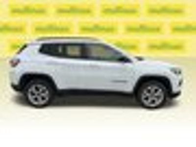 2025 Jeep Compass - Photo 12