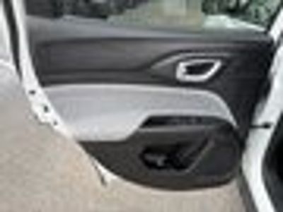 2025 Jeep Compass - Photo 15