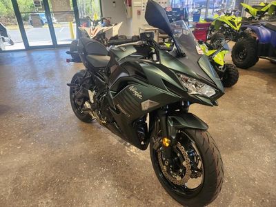 2025 Kawasaki Ninja 650 ABS - Photo 2