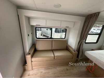 2026 Winnebago Thrive - Photo 13