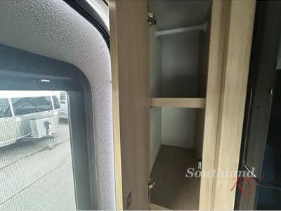 2026 Winnebago Thrive - Photo 8