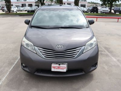 2016 Toyota Sienna - Photo 4